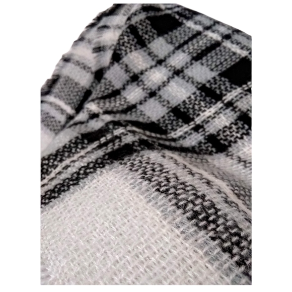 ModCloth Black White Plaid Knit Crochet Fringe Shawl Scarf Wrap Blanket Throw - Picture 5 of 10